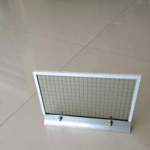 擋煙垂壁材質有哪些(圖1) 夾絲玻璃擋煙垂壁產品.jpg