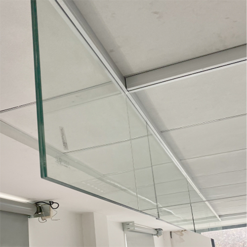 擋煙垂壁生產廠家(圖1) 加膠玻璃擋煙垂壁.jpg